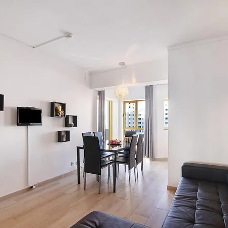 Apartment Da Rocha I